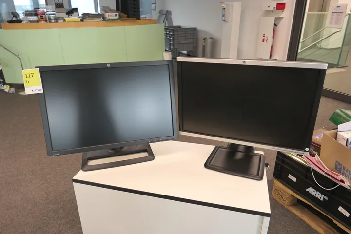 2x hp - Monitor Typ: HP ZR2440w; HP Compaq LA2405wg